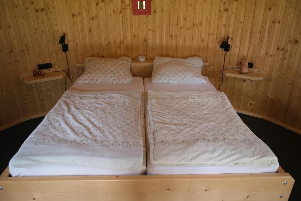 Holzjurten By Julka - Self Checkin Villa Finkenstein am Faaker See Kültér fotó